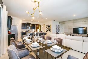 6bed 4Ba Villa Game Room Pool Spa