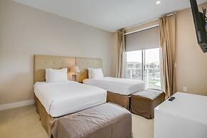 Amazing 3 Bedroom Magic Village Townhome 7607re