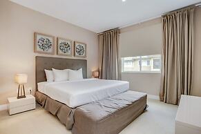 Amazing 3 Bedroom Magic Village Townhome 7607re