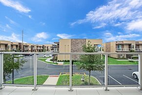 Amazing 3 Bedroom Magic Village Townhome 7607re