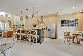 Amazing 3 Bedroom Magic Village Townhome 7607re