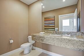 Amazing 3 Bedroom Magic Village Townhome 7607re