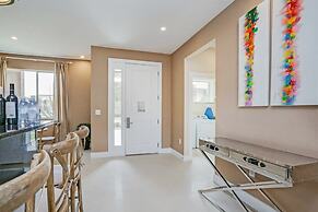 Amazing 3 Bedroom Magic Village Townhome 7607re