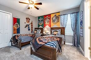 8 Bed 5 Ba Villa with Games, Pool & Spa