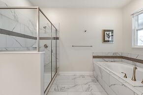 8 Bed 5 Ba Villa with Games, Pool & Spa