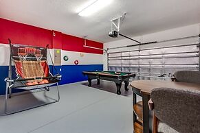 8 Bed 5 Ba Villa with Games, Pool & Spa