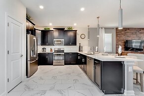 8 Bed 5 Ba Villa with Games, Pool & Spa