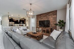 8 Bed 5 Ba Villa with Games, Pool & Spa