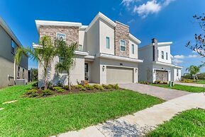 8 Bed 5 Ba Villa with Games, Pool & Spa