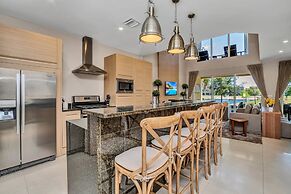 Modern Magic Village Resort Townhouse 7620