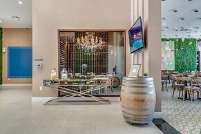 Modern Magic Village Resort Townhouse 7620