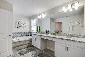 5 Bed 4 Ba Villa with Game Room, Pool & Spa