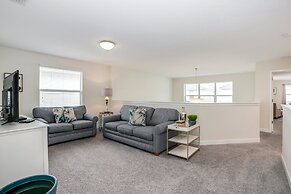 5 Bed 4 Ba Villa with Game Room, Pool & Spa