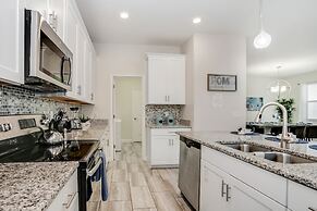 5 Bed 4 Ba Villa with Game Room, Pool & Spa