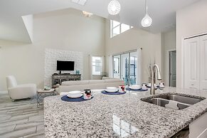 5 Bed 4 Ba Villa with Game Room, Pool & Spa