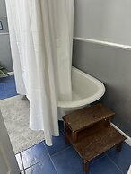 Classic Stowe Ski 3 Bedroom Chalet by RedAwning