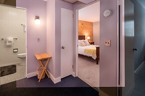 Classic Stowe Ski 3 Bedroom Chalet by RedAwning