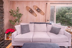 Classic Stowe Ski 3 Bedroom Chalet by RedAwning