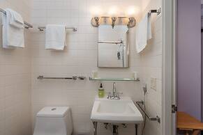 Classic Stowe Ski 3 Bedroom Chalet by RedAwning