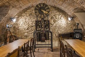 The Throne Boutique Hotel