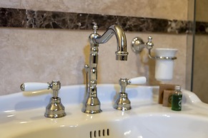 The Throne Boutique Hotel