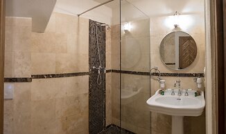 The Throne Boutique Hotel