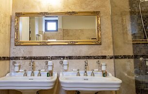 The Throne Boutique Hotel