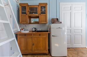 Merchant House by Sokroma