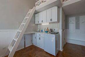 Merchant House by Sokroma