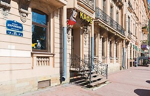 Merchant House by Sokroma