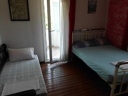 Toms House 0 Quiet Family House Between Paleokastritsa n Dassia n Ipso