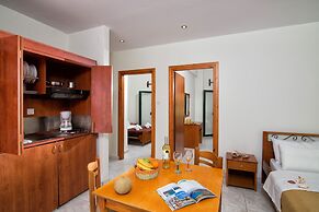 Central Cozy Apt 150m From Beach