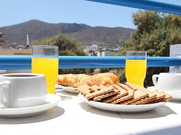 Spacious One Bedroom Apt With Lovely Mountain View