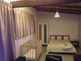 New and Colorful Studio Near Airport and Beach in Heraklion