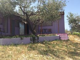 New and Colorful Studio Near Airport and Beach in Heraklion