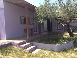 New and Colorful Studio Near Airport and Beach in Heraklion