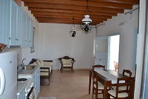 Villa Ioanna - Vacation Houses for Rent Close to the Beach