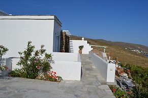 Villa Ioanna - Vacation Houses for Rent Close to the Beach