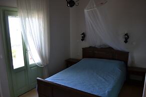 Villa Ioanna - Vacation Houses for Rent Close to the Beach