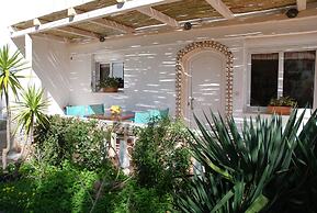 Luxury Cozy Villa With Garden Near The Sea