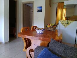 Spaceful Apartment With Veranda 'n Garden