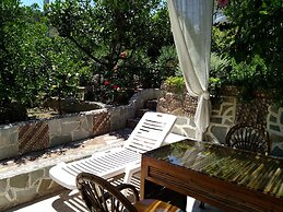 Spaceful Apartment With Veranda 'n Garden