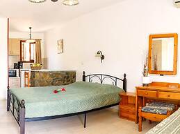 Relaxing Studio With Veranda 'n Garden