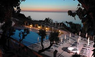 Hotel Capo Est