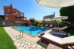 Luxury Villa Lemonia With Private Pool