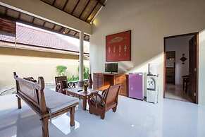 8-BR Private Pool Villa Walk to Seminyak Beach