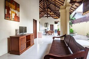 8-BR Private Pool Villa Walk to Seminyak Beach