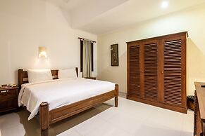 8-BR Private Pool Villa Walk to Seminyak Beach
