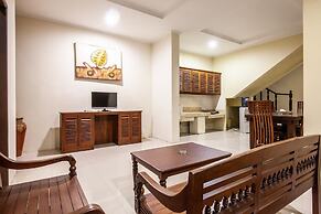 8-BR Private Pool Villa Walk to Seminyak Beach