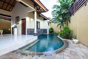 8-BR Private Pool Villa Walk to Seminyak Beach
